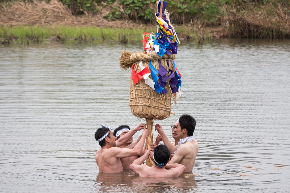 300年の歴史がある沼入りぼんでんが開催されました