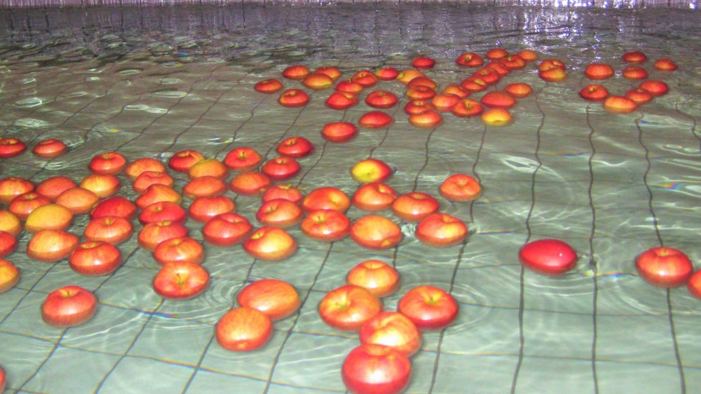 りんごの香りでリフレッシュ！ ゆっぷる名物『りんご風呂』